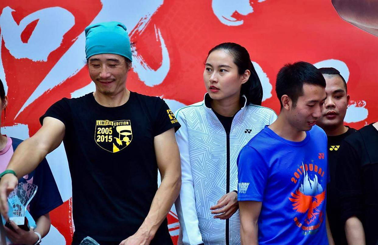 关于丹麦羽毛球队鏖战中国羽毛球队，安赛龙完成帽子戏法的信息