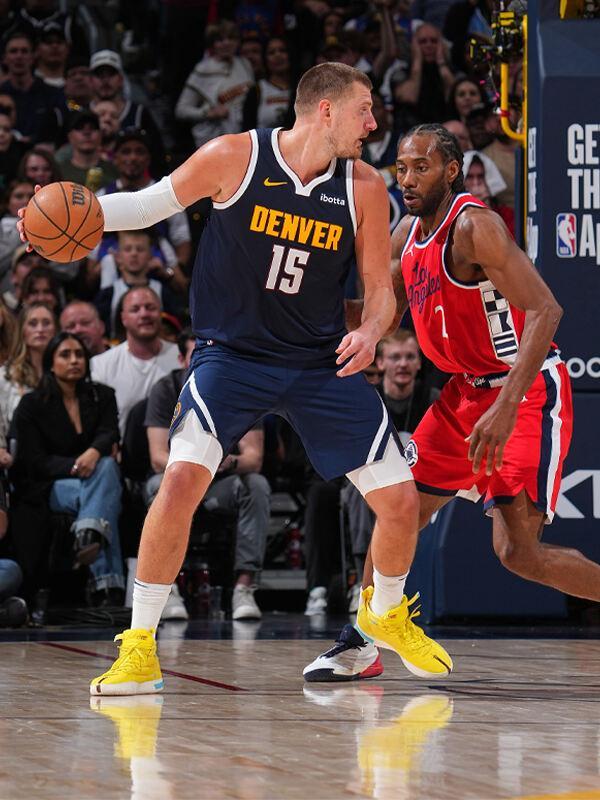 上海队力克掘金，伦纳德扛起全队